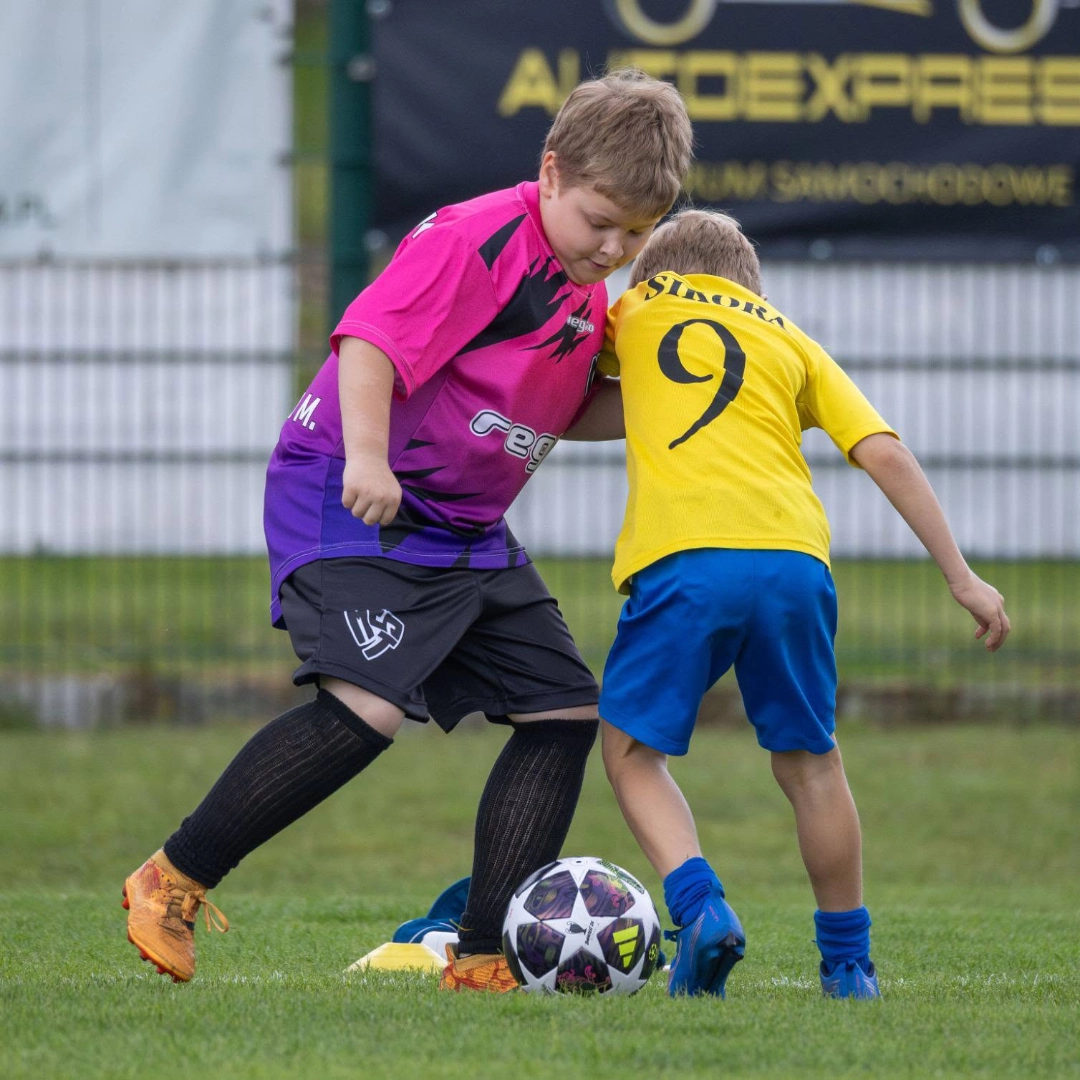 Trening i mecz — atmosfera akademii